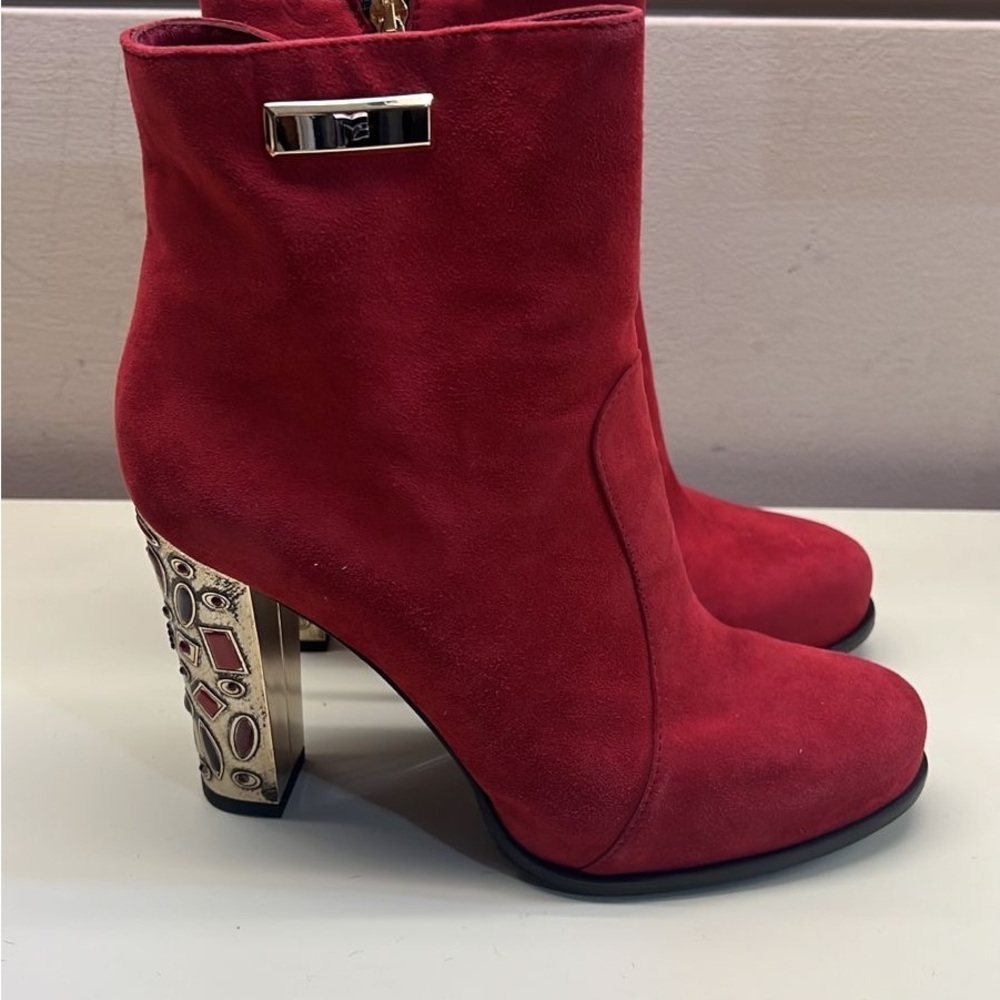 MADE IN ITALY MARINO FABIANI Chic Red Heeled Boots with Decorative Heel holiday - Picture 3 of 8